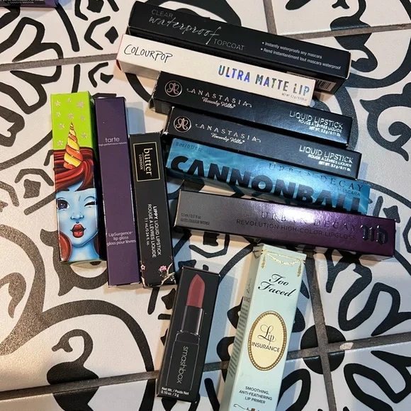 Makeup Bundle!!!!!!!!! Morphe, urban decay, and MORE